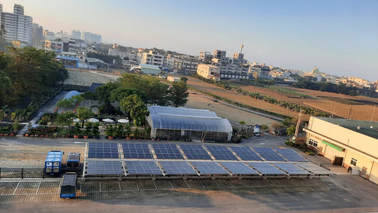 農業生技集團廠區屋頂太陽能鳥瞰