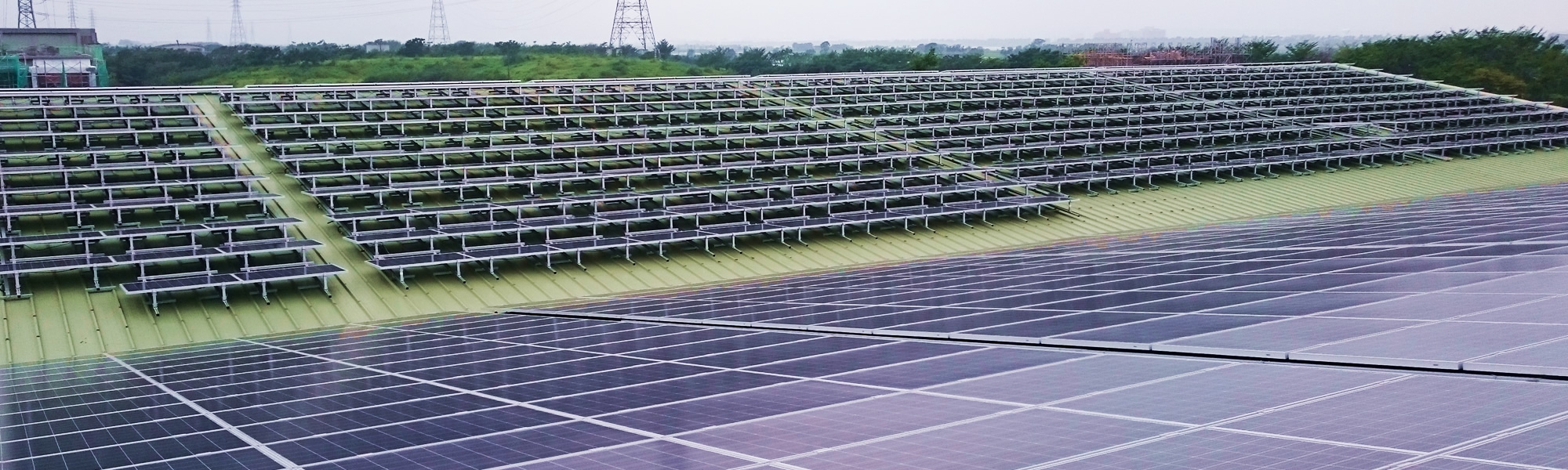 大型太陽能電廠全景